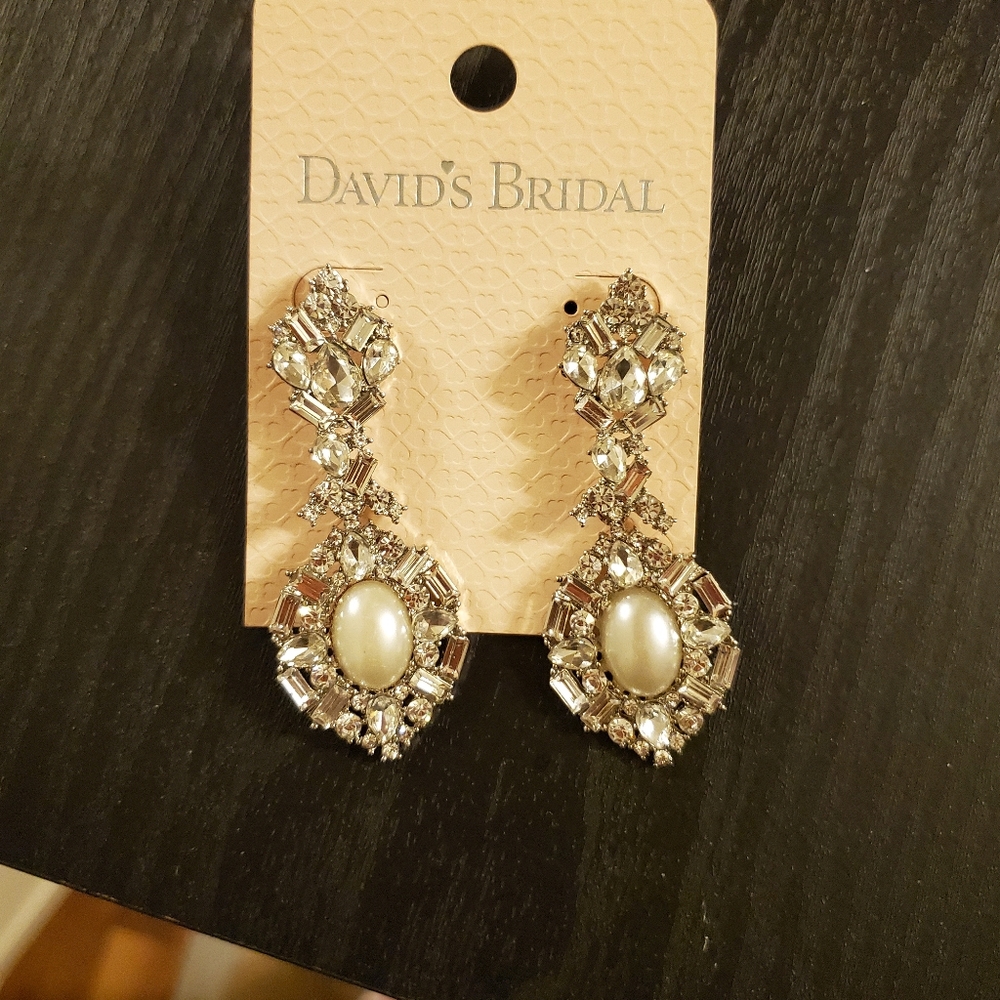 Rhinestone and pearl dangled earrings